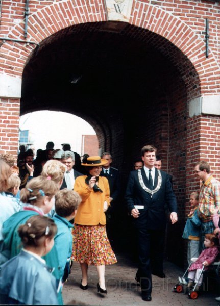 H.M.S Kon.Beatrix op werkbezoek aan Delfzijl 1987.jpg